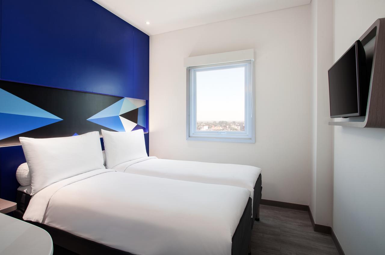 Ibis Budget 치레본 외부 사진