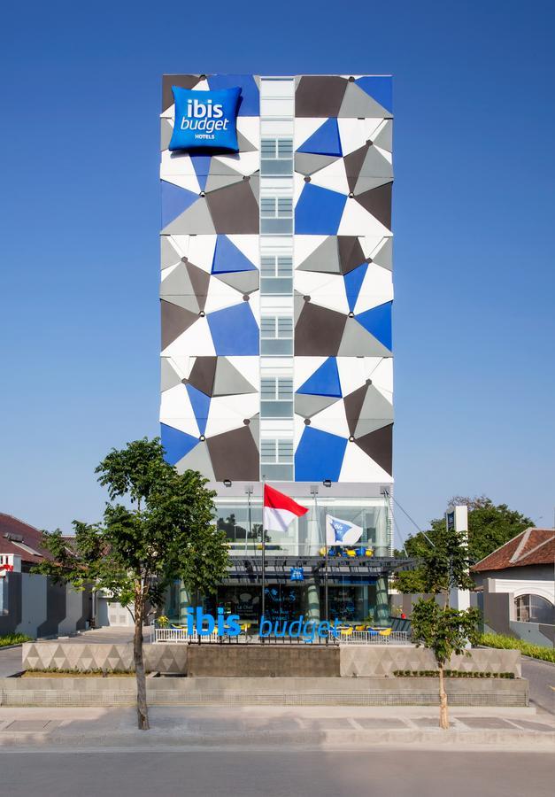 Ibis Budget 치레본 외부 사진