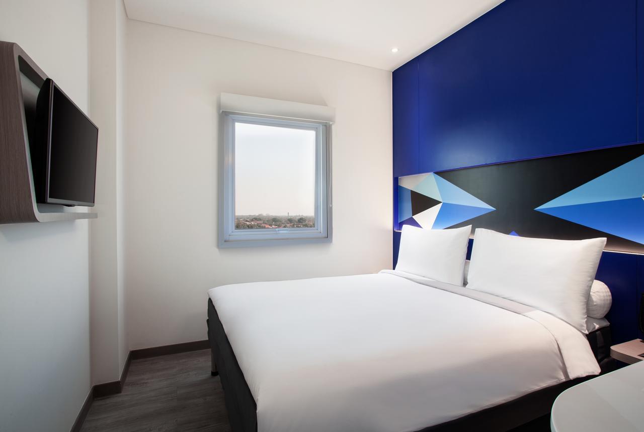 Ibis Budget 치레본 외부 사진