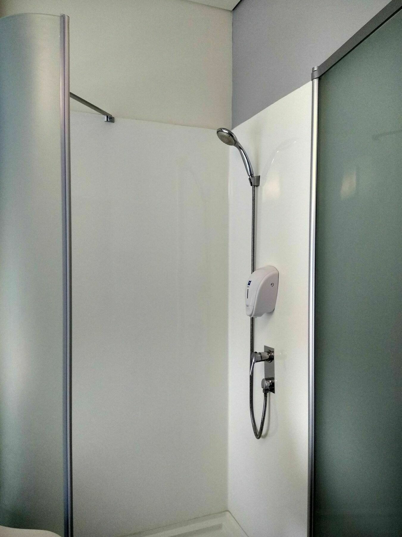Ibis Budget 치레본 외부 사진